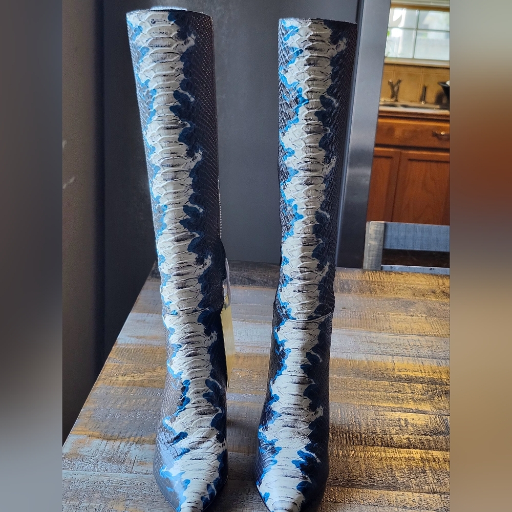 Gianni Bini Kellbie Blue and Black Leather snake  Patterned Heeled Boots.